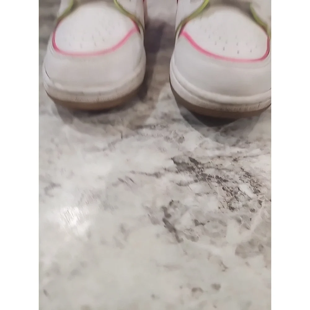 Nike Air Jordan 1 Mid GS Edge Glow White Pink Blast (CV4611-100) Size 5.5 Youth‎